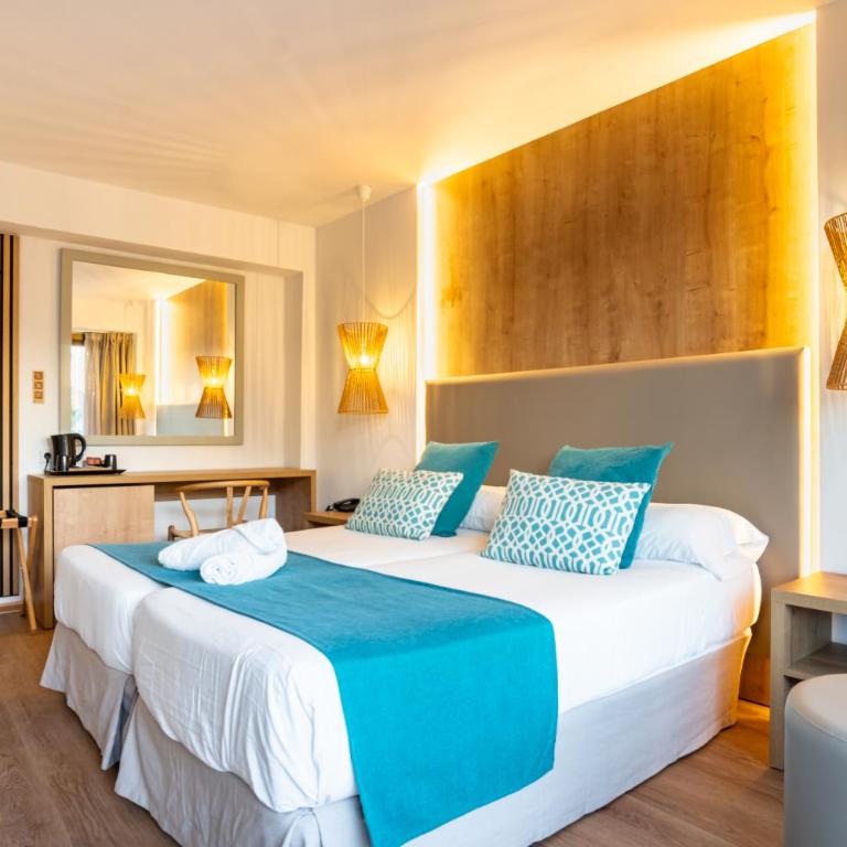 Bahía de Alcudia Hotel & Spa - Habitación Doble con balcón - 1 o 2 camas - 1