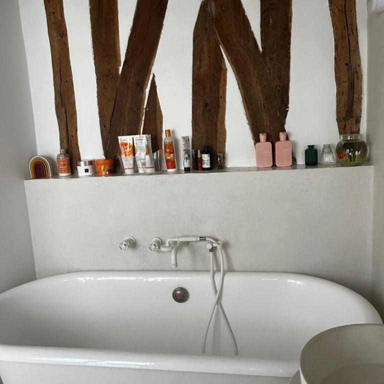 Deux chambres en plein cœur de Montmartre, Paris - Chambre Double avec Salle de Bains Privative - 9