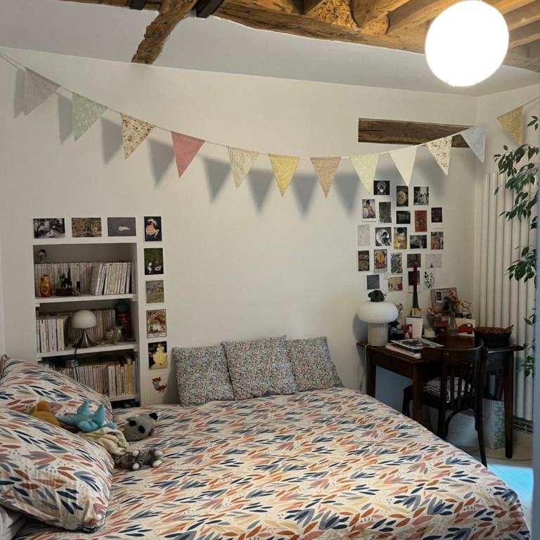 Deux chambres en plein cœur de Montmartre, Paris - Chambre Double avec Salle de Bains Privative - 1
