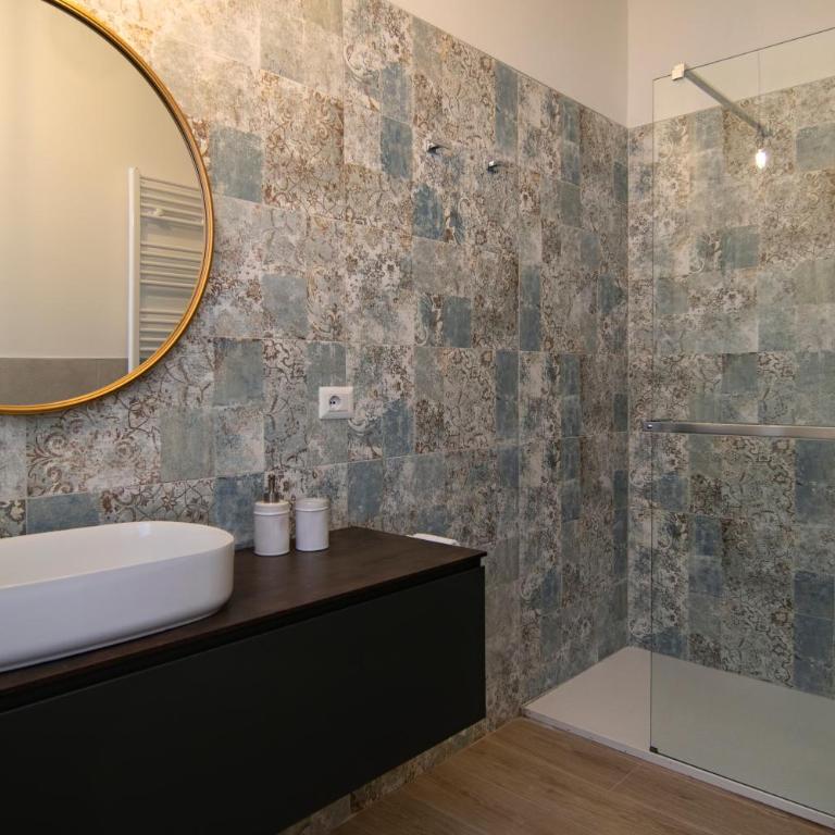 Gigi Suites&Apartments - Camera Tripla Comfort - 2