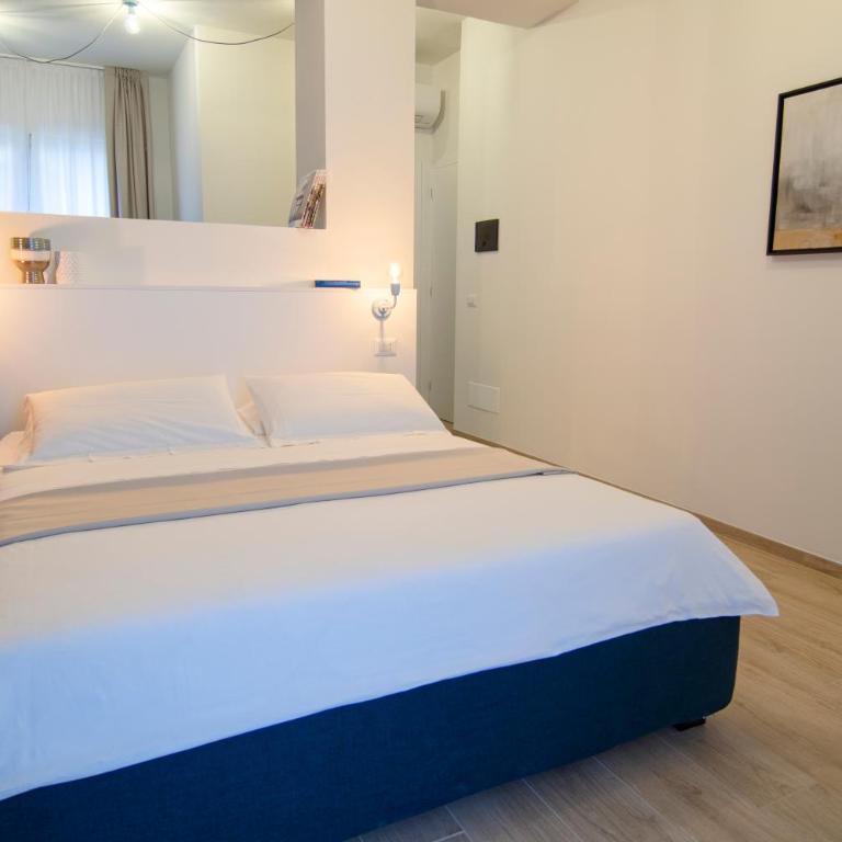 Gigi Suites&Apartments - Camera Matrimoniale Deluxe con Balcone - 8