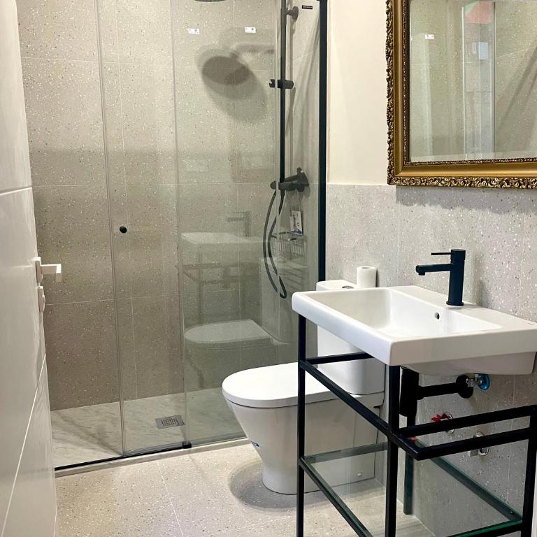 Lauramer Plaza Nueva - Three-Bedroom Apartment - 15
