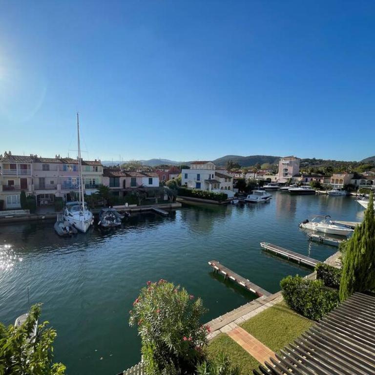 Fisherman's house in the heart of Port Grimaud - Four-Bedroom House - 1