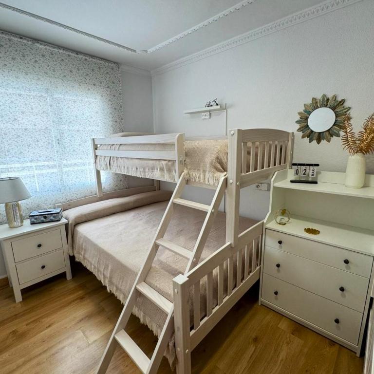 Apartamento Barbastro - Three-Bedroom Apartment - 13