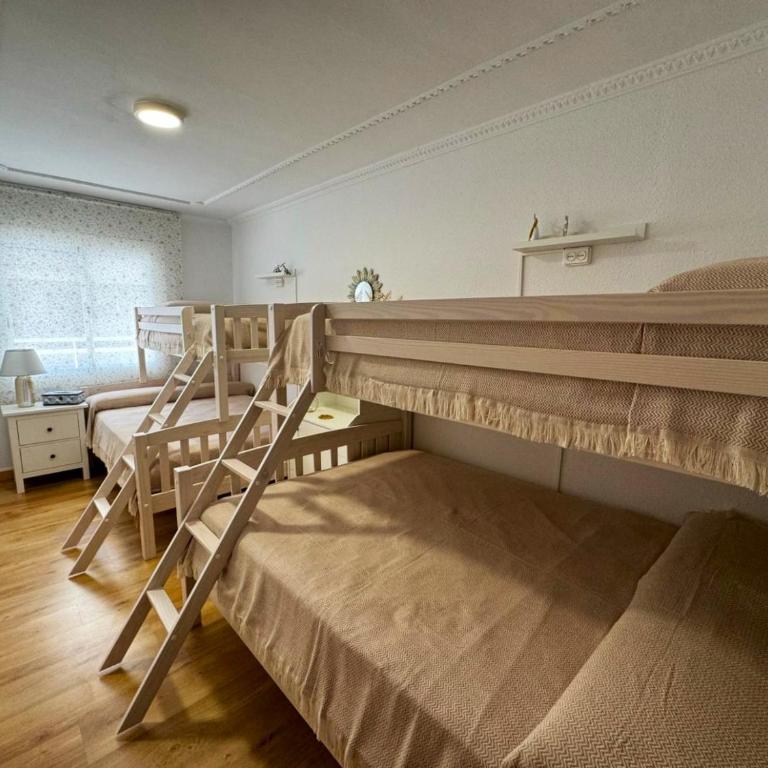 Apartamento Barbastro - Three-Bedroom Apartment - 10
