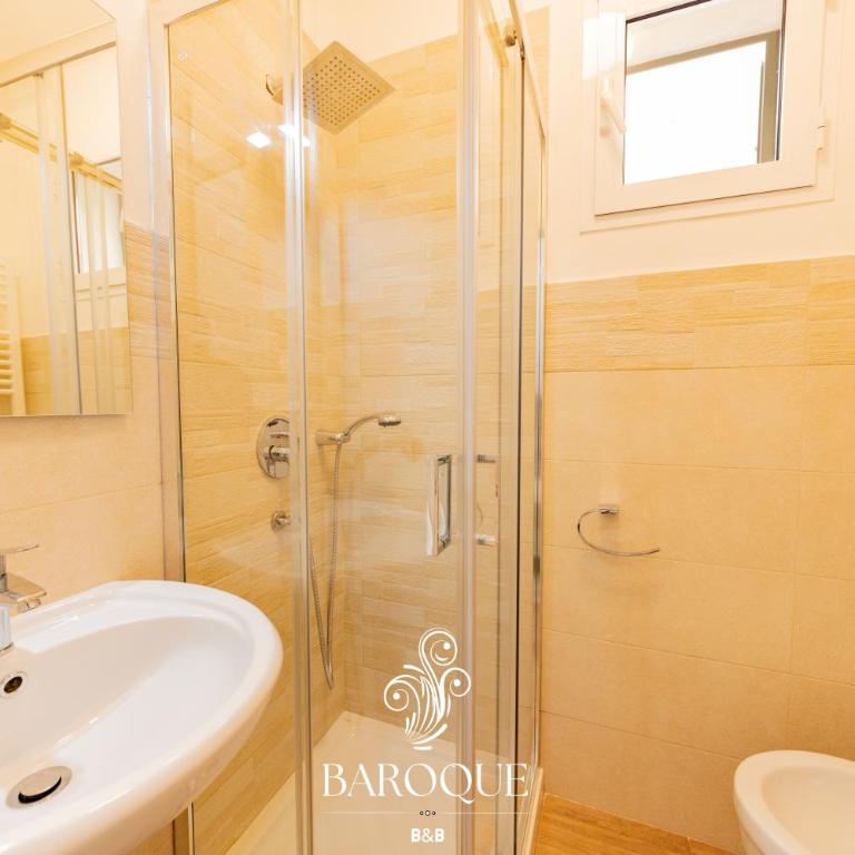 Baroque B&B - Double Room with Private Bathroom - 3