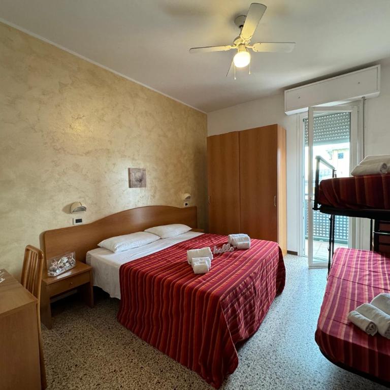 Hotel Caruso - Camera Quadrupla Standard - 1