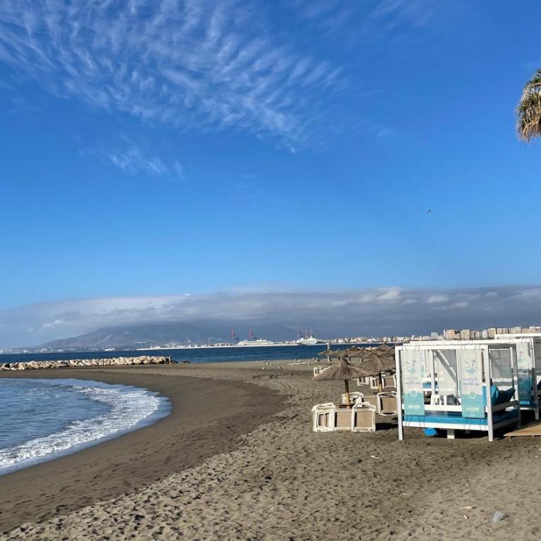 Walking to the Beach of Palo and Pegregalejo - Apartamento de 3 dormitorios - 31