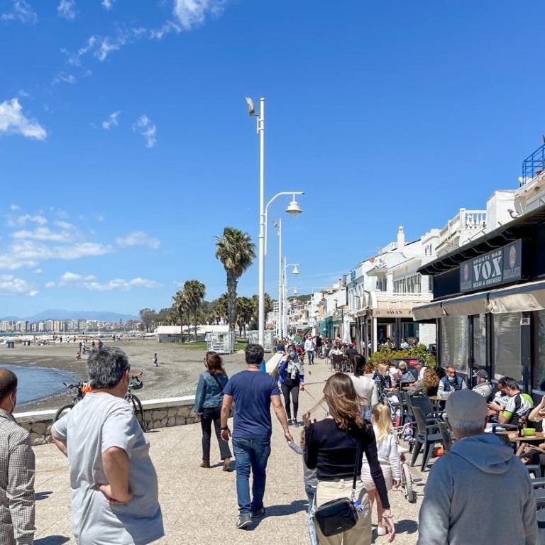 Walking to the Beach of Palo and Pegregalejo - Apartamento de 3 dormitorios - 35
