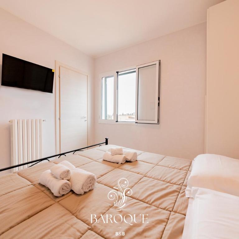 Baroque B&B - Double Room with Private Bathroom - 8