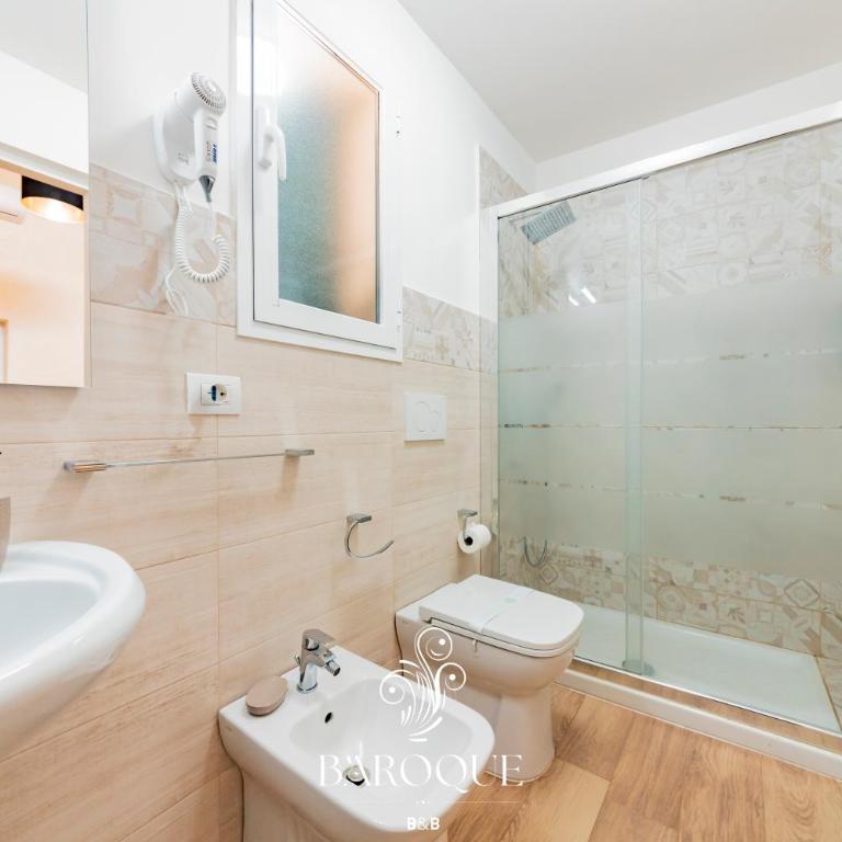 Baroque B&B - Double Room with Private Bathroom - 5