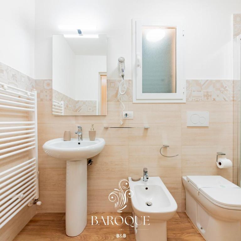 Baroque B&B - Double Room with Private Bathroom - 2
