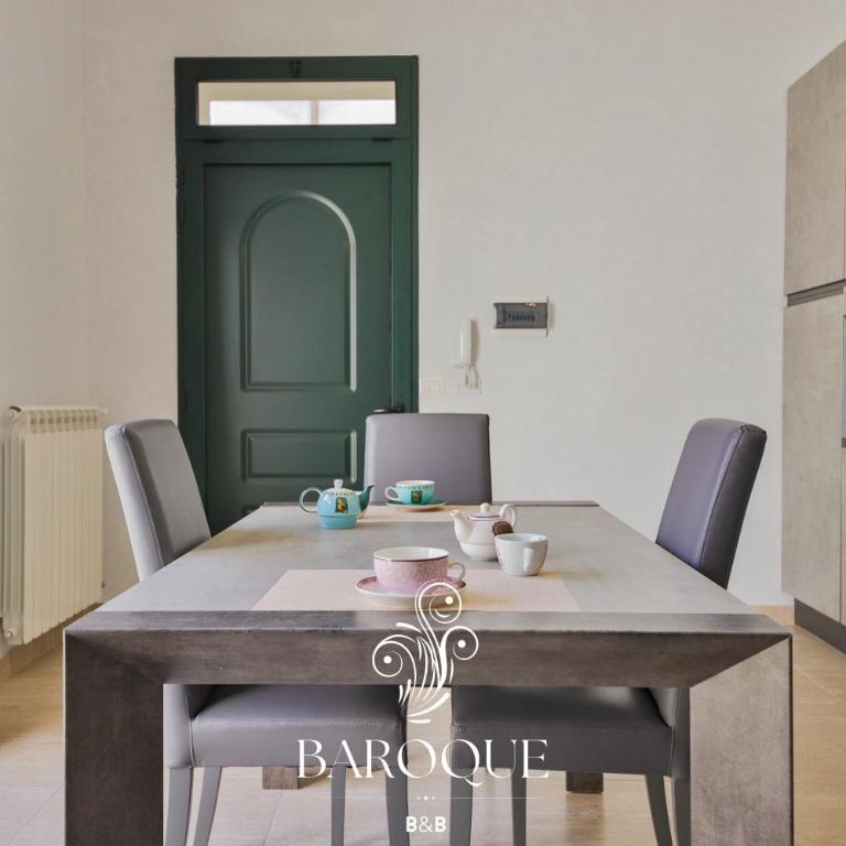 Baroque B&B - Deluxe Family Room - 14