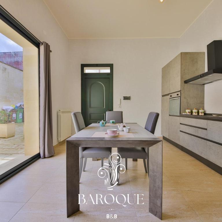 Baroque B&B - Deluxe Family Room - 10