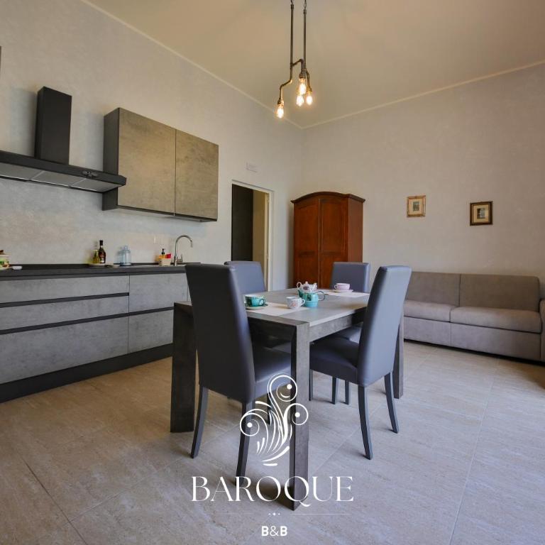 Baroque B&B - Deluxe Family Room - 4