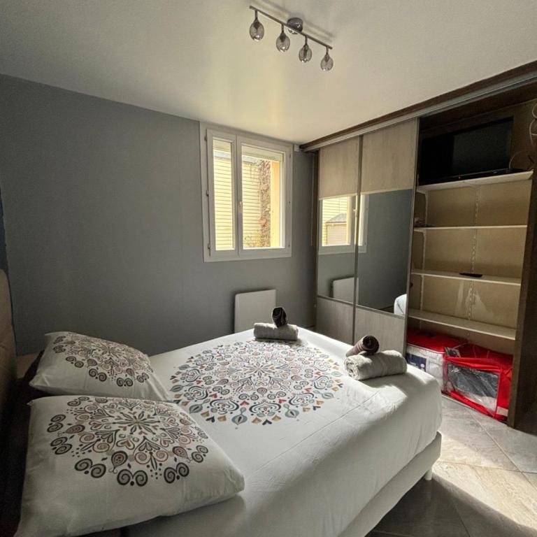 Rez-de-chaussée de plain-pied avec parking privé au centre ville - Appartement 2 Chambres - 3