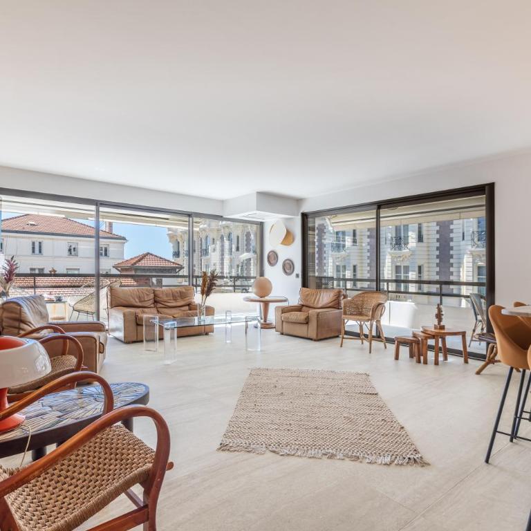 LB Vacation Rentals I A short Stroll to Palais, Beach, Terrace & Seaview - Two-Bedroom Apartment - 5