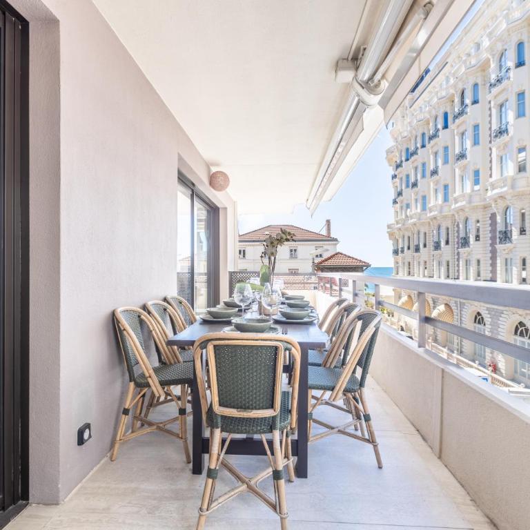 LB Vacation Rentals I A short Stroll to Palais, Beach, Terrace & Seaview - Two-Bedroom Apartment - 21