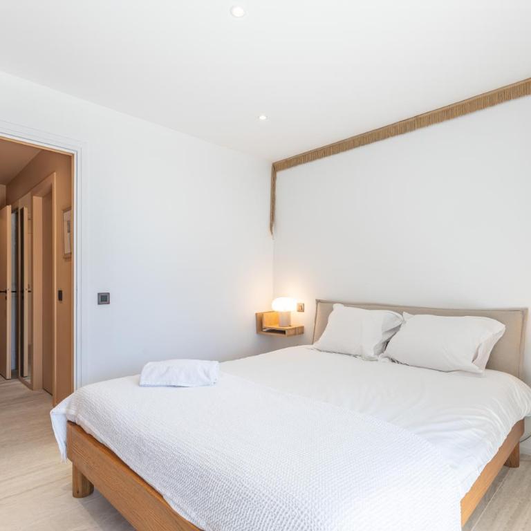 LB Vacation Rentals I A short Stroll to Palais, Beach, Terrace & Seaview - Two-Bedroom Apartment - 24