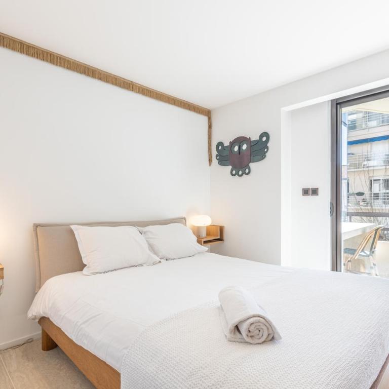 LB Vacation Rentals I A short Stroll to Palais, Beach, Terrace & Seaview - Two-Bedroom Apartment - 8