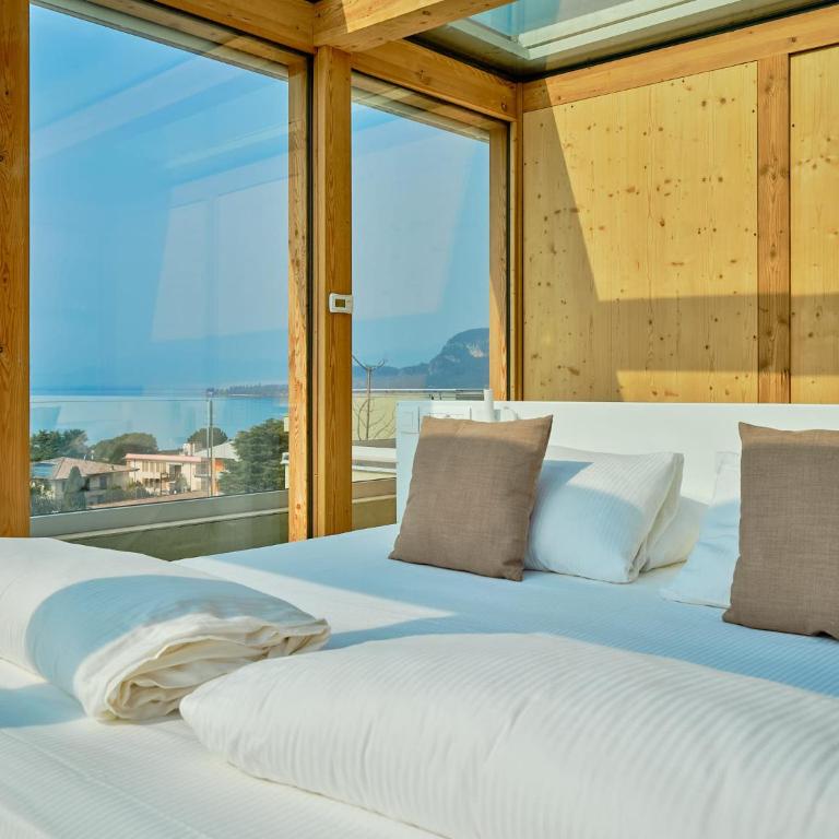 Villa Sunny Lake Suites - One-Bedroom Apartment with Whirlpool and Lake view - 25