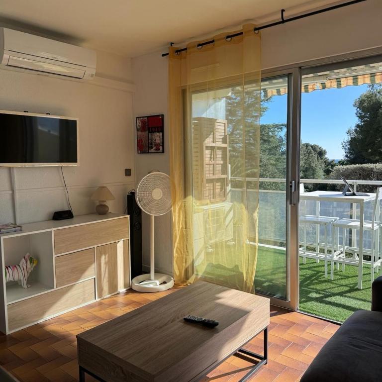 Beau studio climatisé face à la mer - One-Bedroom Apartment - 1