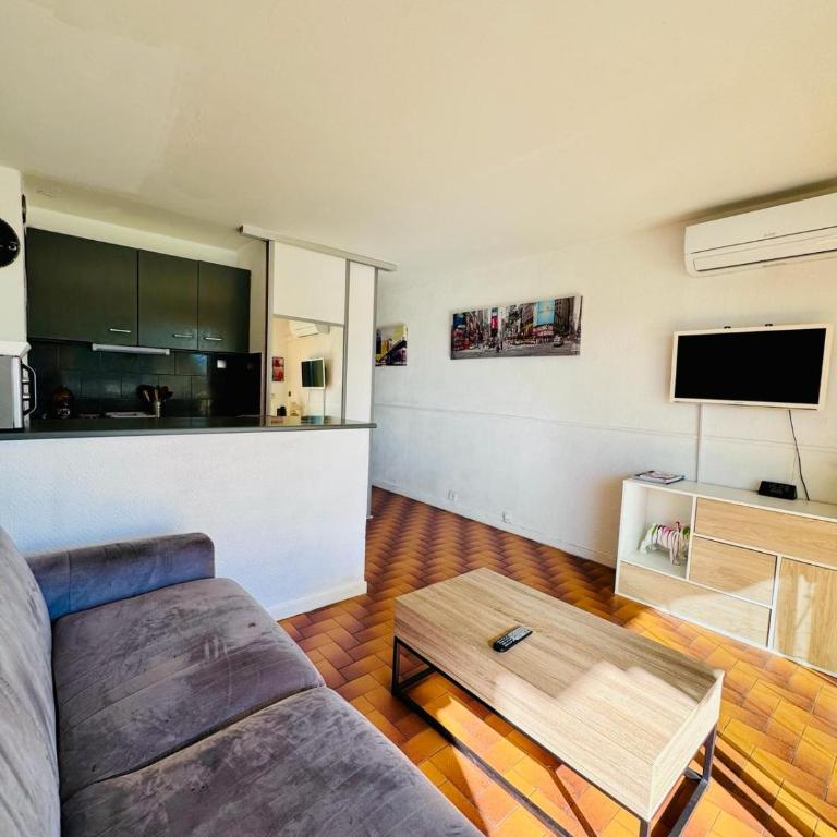 Beau studio climatisé face à la mer - One-Bedroom Apartment - 3