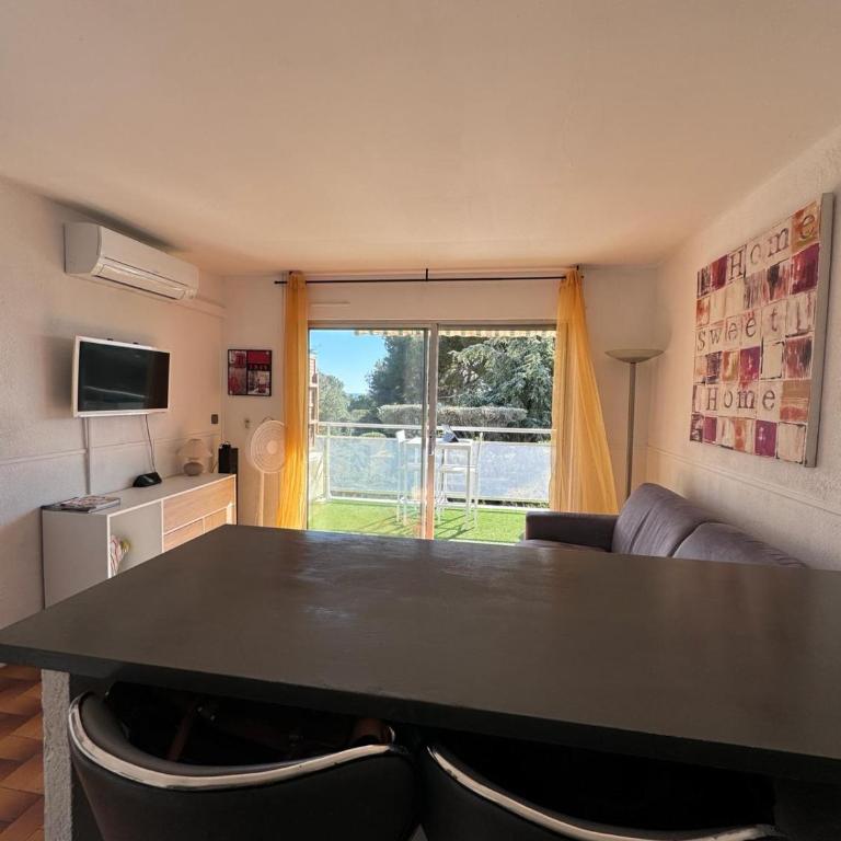 Beau studio climatisé face à la mer - One-Bedroom Apartment - 21