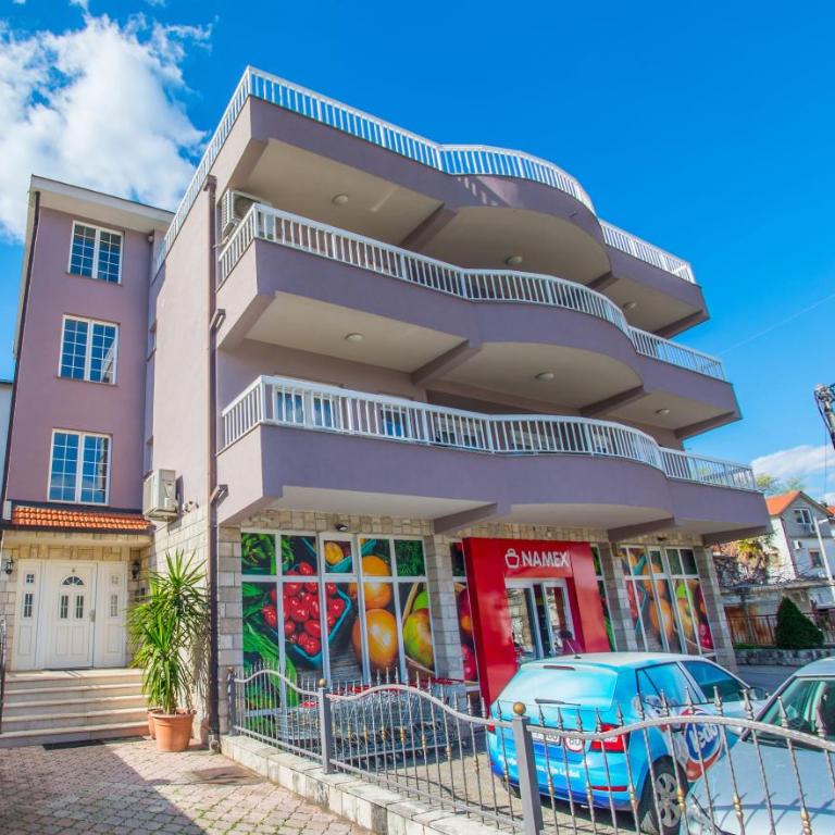 Spacious apartment overlooking Mostar - Apartment with Terrace - 7