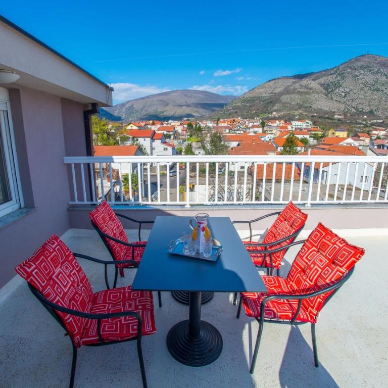 Spacious apartment overlooking Mostar - Apartment with Terrace - 17