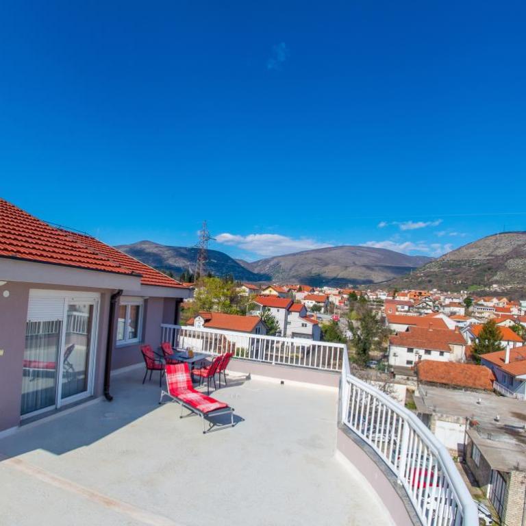 Spacious apartment overlooking Mostar - Apartment with Terrace - 4