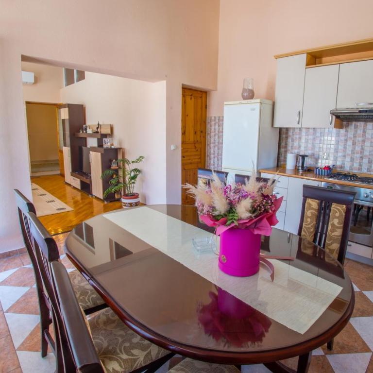 Spacious apartment overlooking Mostar - Apartment with Terrace - 18