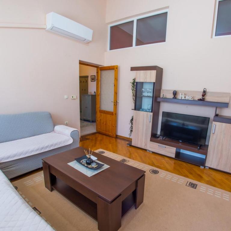 Spacious apartment overlooking Mostar - Apartment with Terrace - 10