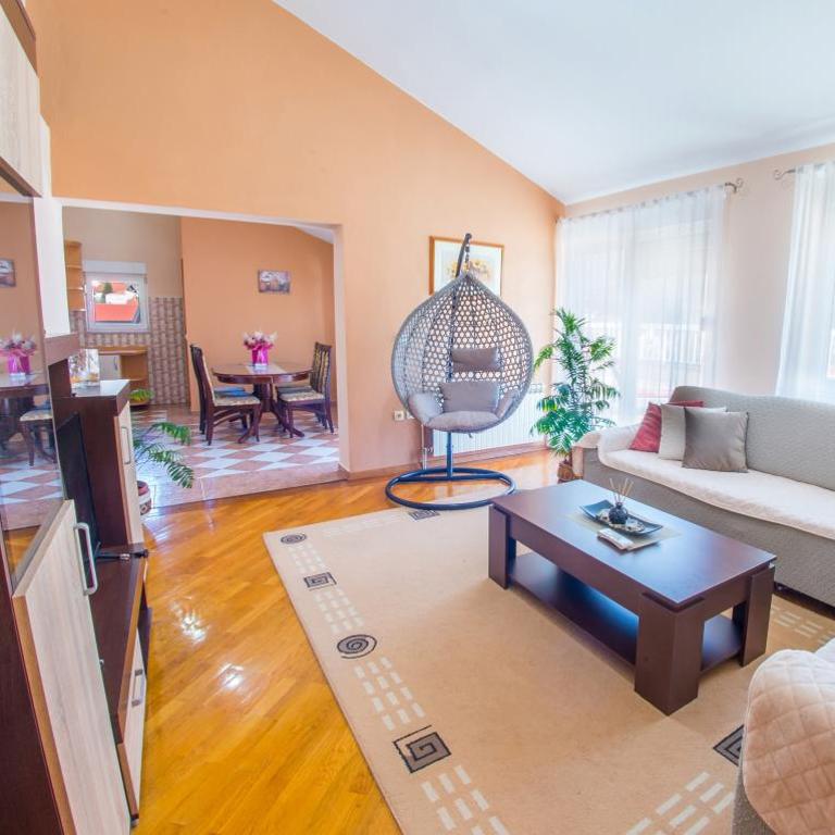 Spacious apartment overlooking Mostar - Apartment with Terrace - 2