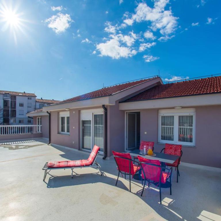 Spacious apartment overlooking Mostar - Apartment with Terrace - 8