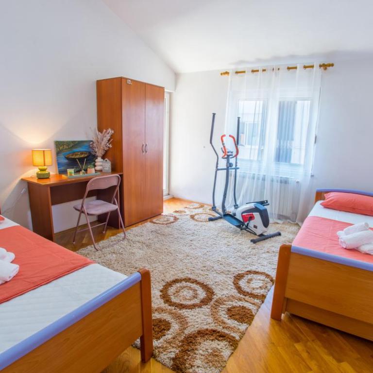 Spacious apartment overlooking Mostar - Apartment with Terrace - 6
