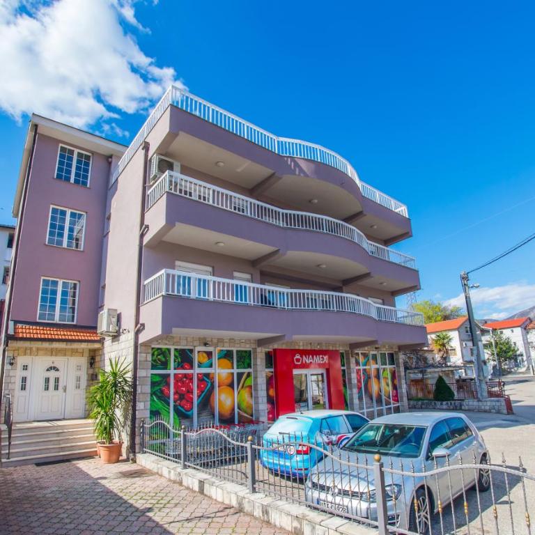 Spacious apartment overlooking Mostar - Apartment with Terrace - 37