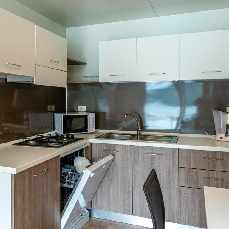 Family Wellness Camping al Sole - Chambre Familiale - Vue sur Lac - 3