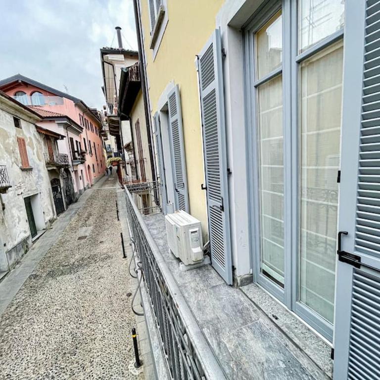 Centro Storico Nido a 147 passi dal Lago Maggiore - Appartamento Superior con 2 Camere da Letto - 37