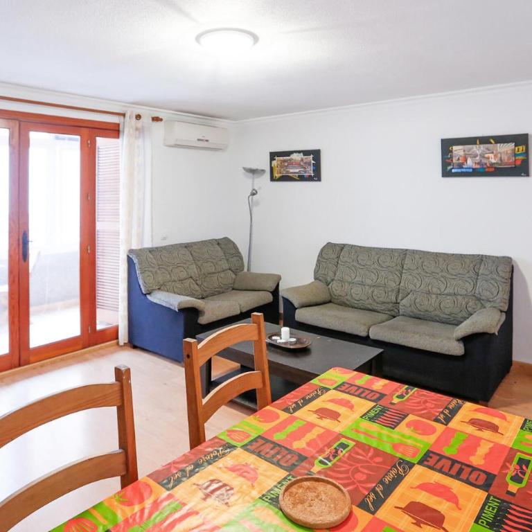 2 Bedroom Amazing Apartment In Torrevieja - Two-Bedroom Apartment - 2