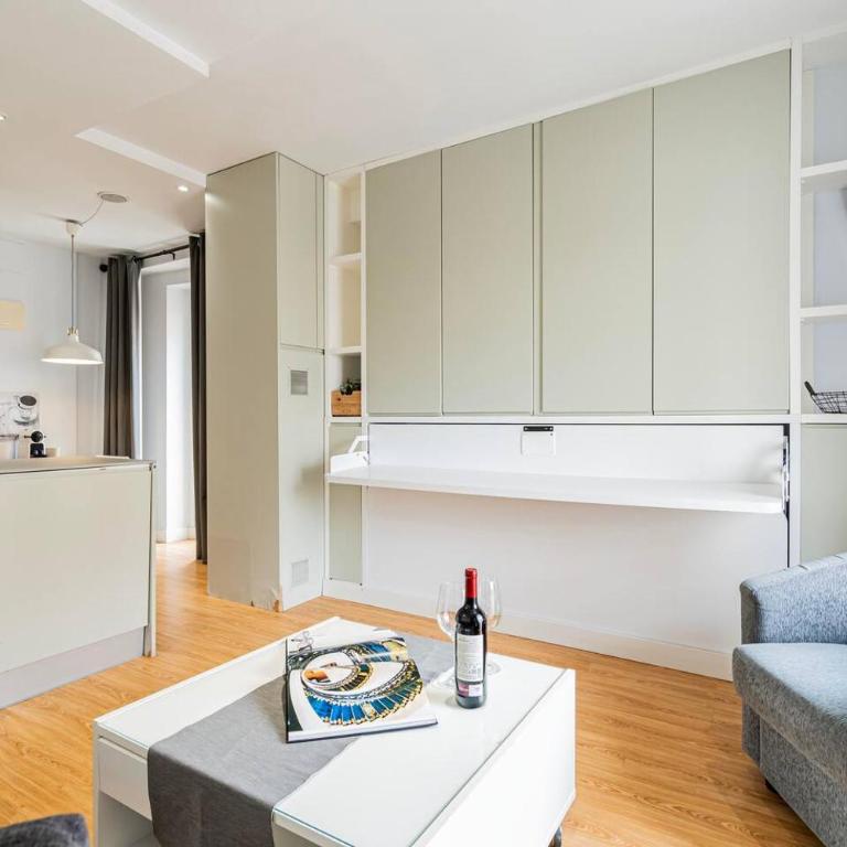 Apartamento con BALCÓN a CALLE MAYOR Ideal PAREJAS - One-Bedroom Apartment - 3