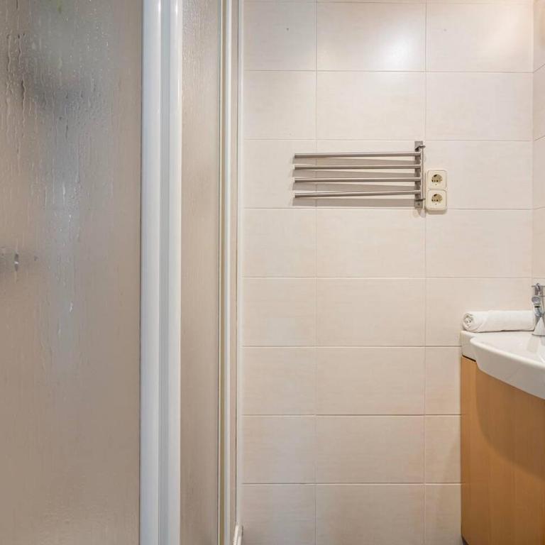 Apartamento con BALCÓN a CALLE MAYOR Ideal PAREJAS - One-Bedroom Apartment - 4