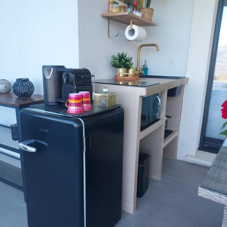 SUITE 20m2 DANS VILLA PISCINE JACUZZI - Chambre Double - Vue sur Piscine - 23