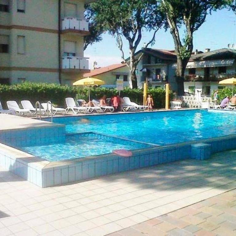 DB Residence con Piscina - Carraro Immobiliare - Family Apartments - Appartamento con 2 Camere da Letto - 8