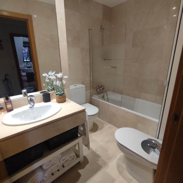 Ático Mirador del Naranco, Parking Gratuito en Zona Residencial y alrededores - Apartamento con vistas a las montañas - 10