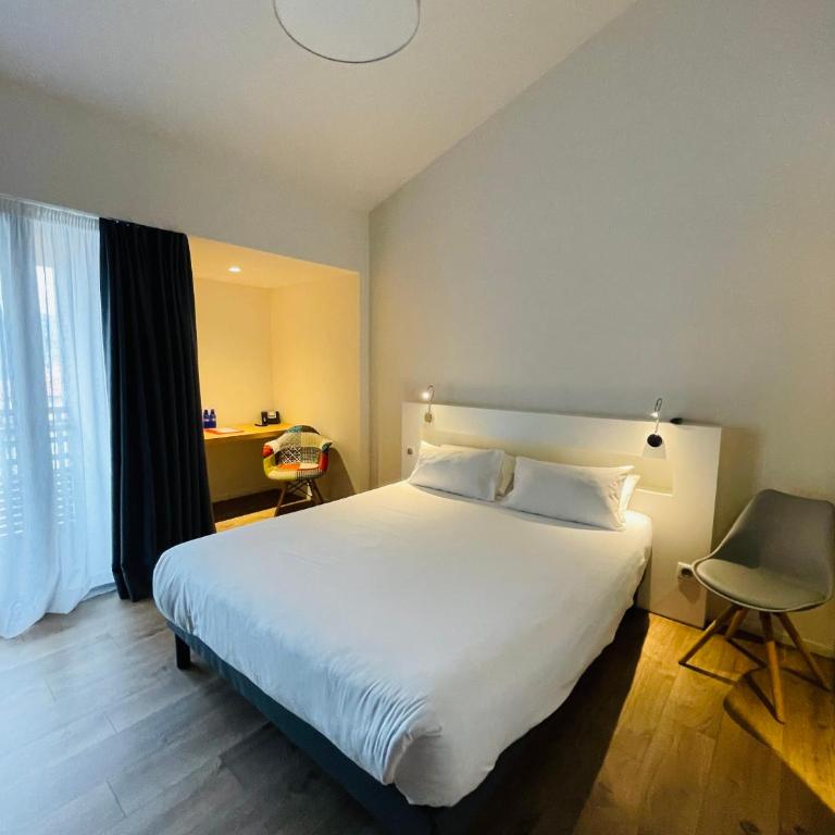 Hotel Restaurant Santiago - Chambre Double avec Douche - 9