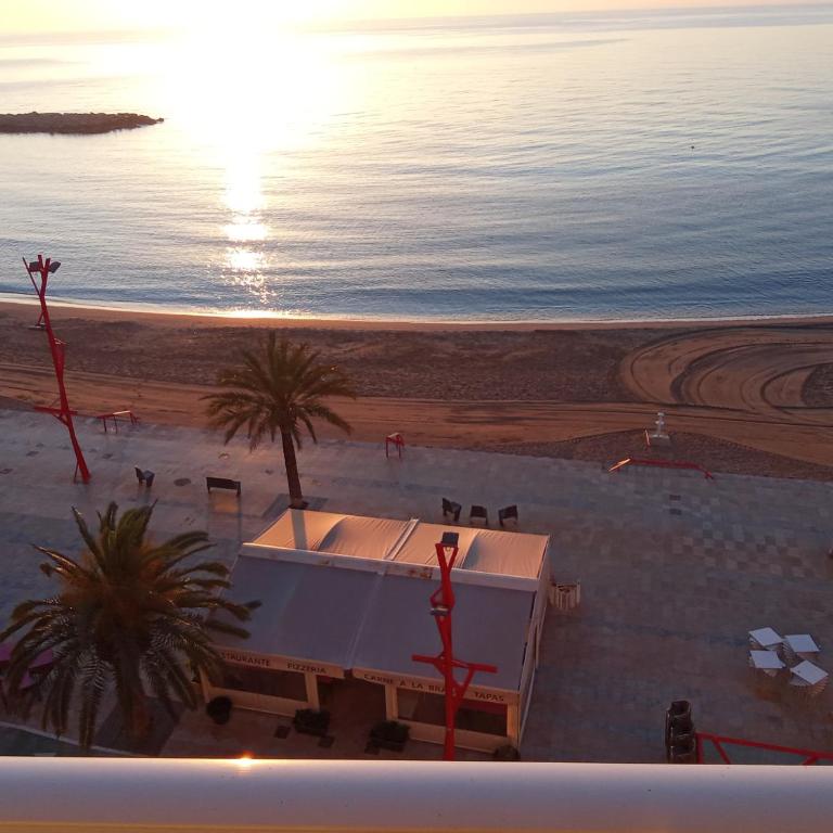 Piso en primera línea de playa - Three-Bedroom Apartment - 20
