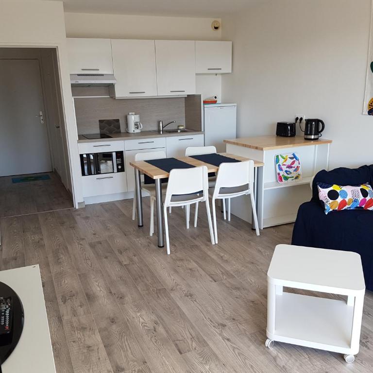 Grand T2, 4 personnes, Clim, Parking, Proche centre - Apartamento de 2 dormitorios - 4