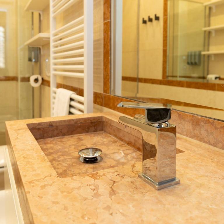 BolognaRoomscom - Villa Bottrigari - Appartamento con Balcone - 4