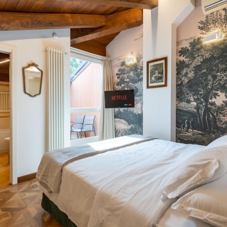 BolognaRoomscom - Villa Bottrigari - Suite Queen con Vasca Idromassaggio - 1